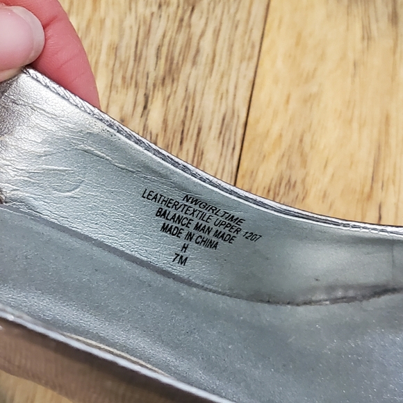 Nine West silver Sling back stilettos, size 7 - Picture 6 of 7